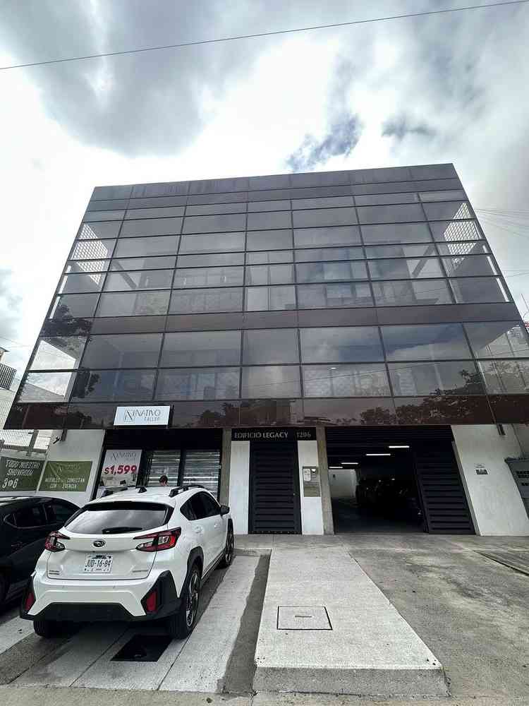 edificio en venta avenida circunvalacion jorge alvarez del castillo lomas del country guadalajara jalisco pvMNkzb